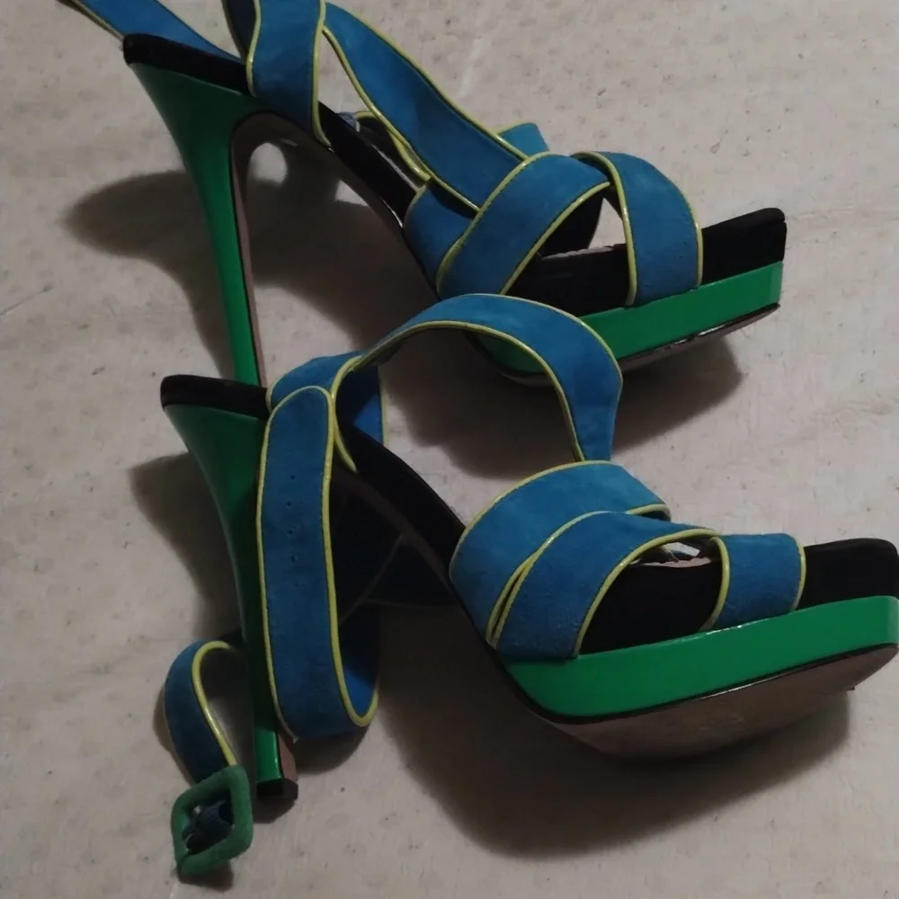 Jessica Simpson turquoise heels - Picture 2 of 9
